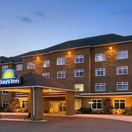 Days Inn By Wyndham Oromocto Conference Centre Kültér fotó