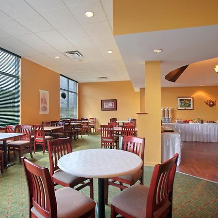 Days Inn By Wyndham Oromocto Conference Centre Étterem fotó