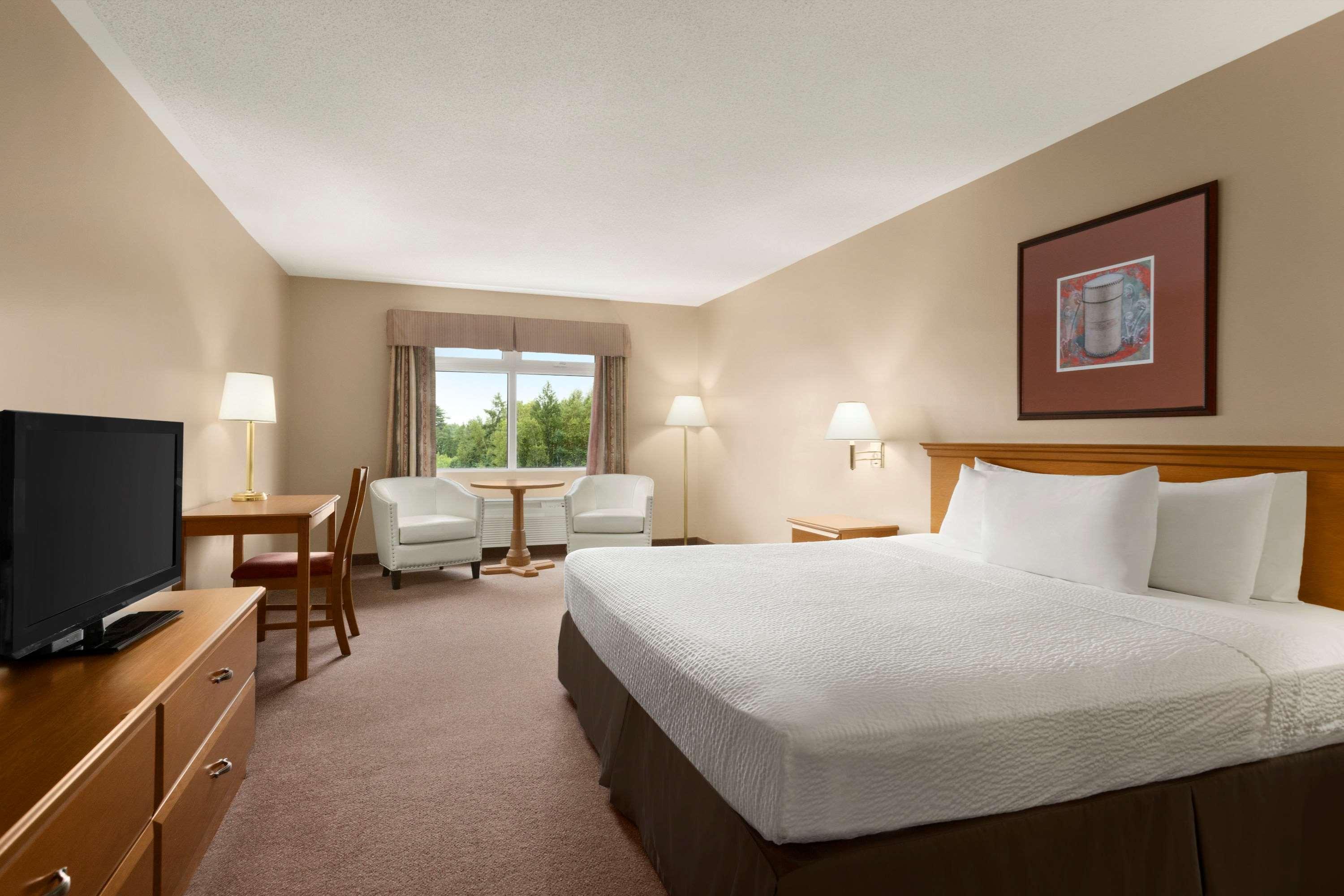 Days Inn By Wyndham Oromocto Conference Centre Kültér fotó