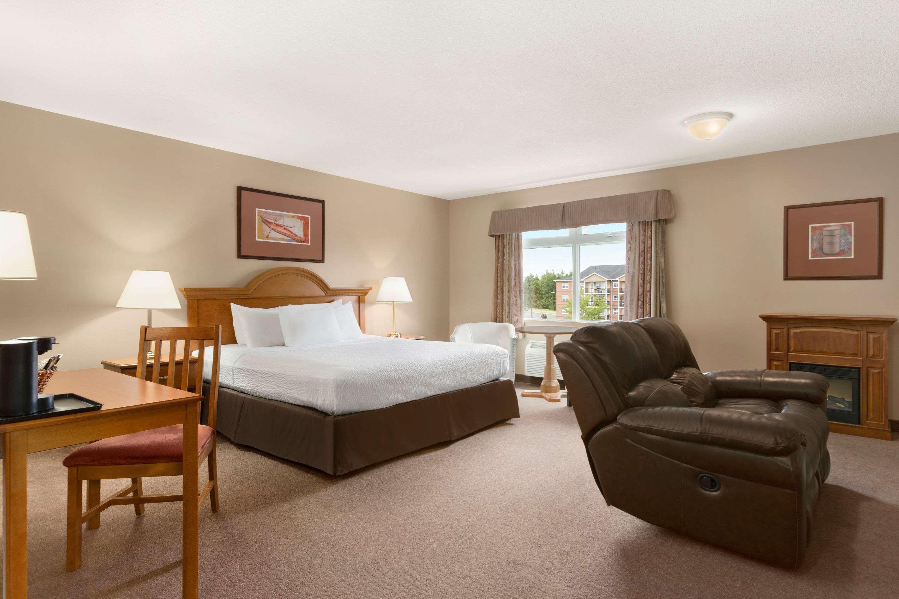 Days Inn By Wyndham Oromocto Conference Centre Kültér fotó