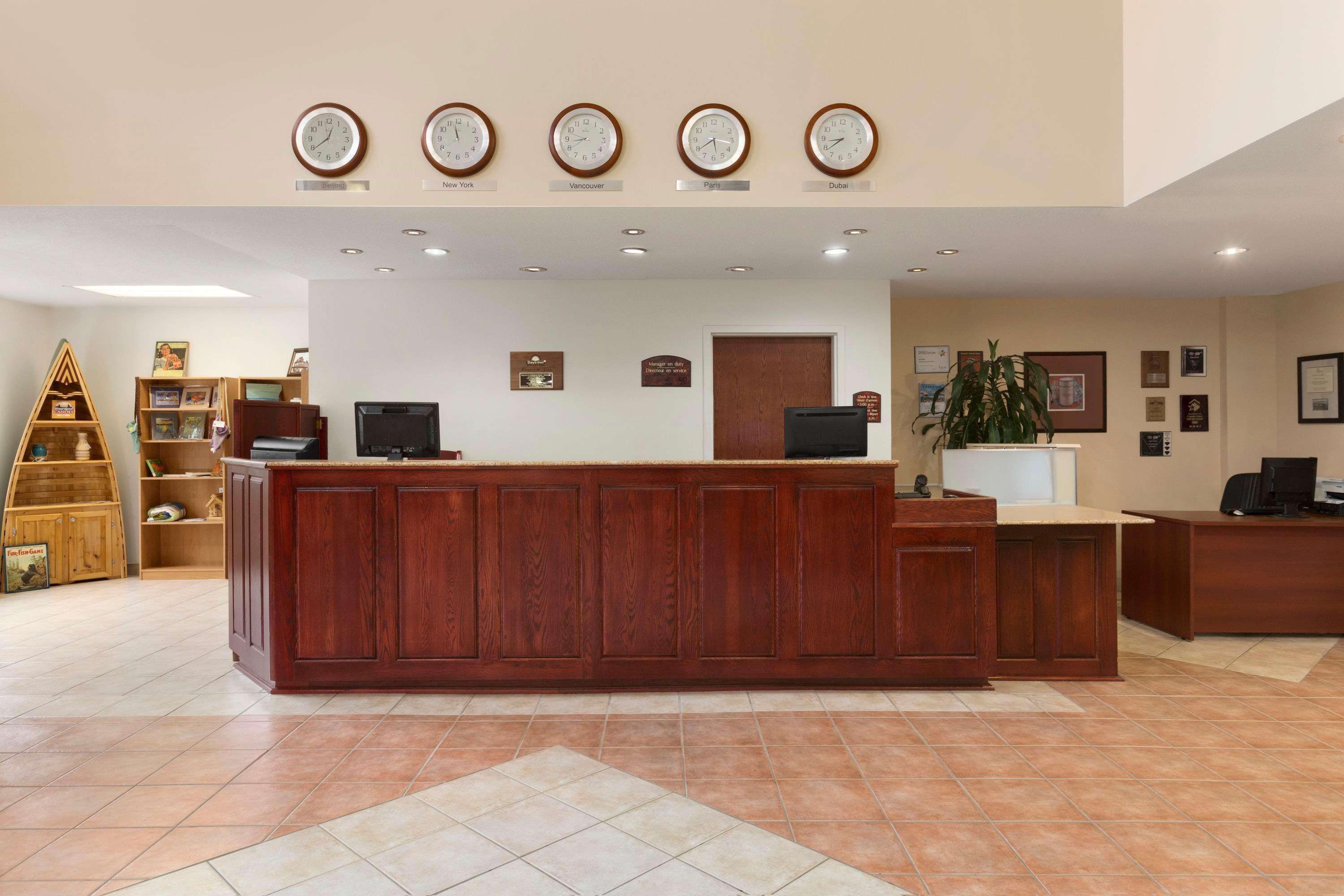 Days Inn By Wyndham Oromocto Conference Centre Kültér fotó