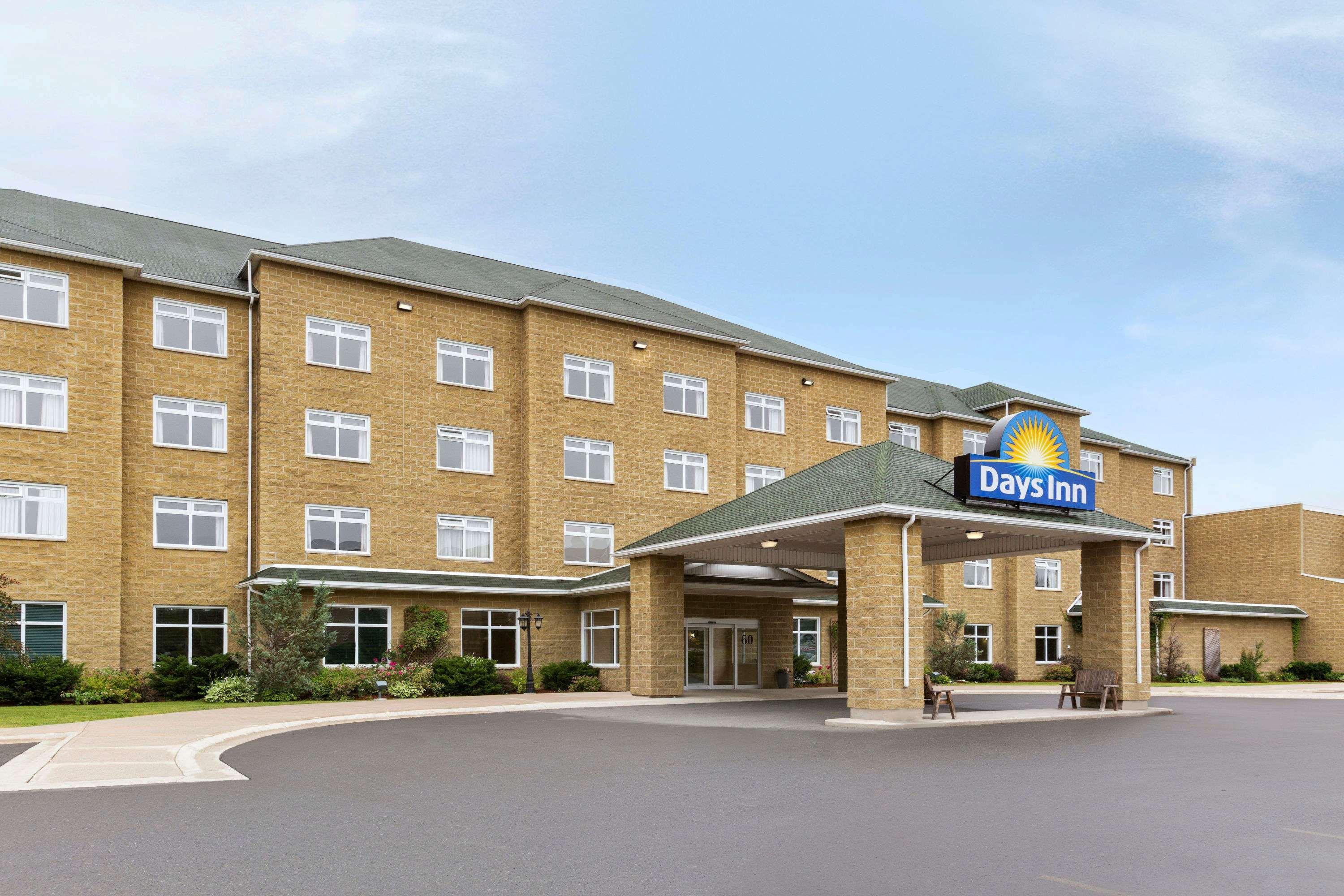 Days Inn By Wyndham Oromocto Conference Centre Kültér fotó