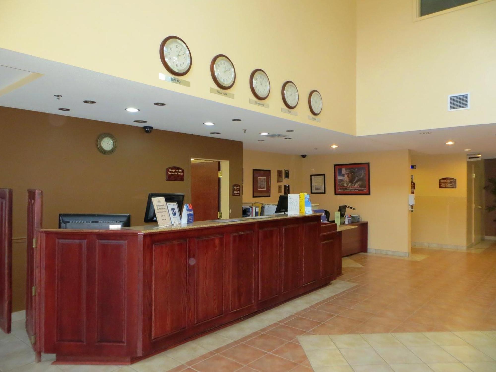 Days Inn By Wyndham Oromocto Conference Centre Kültér fotó